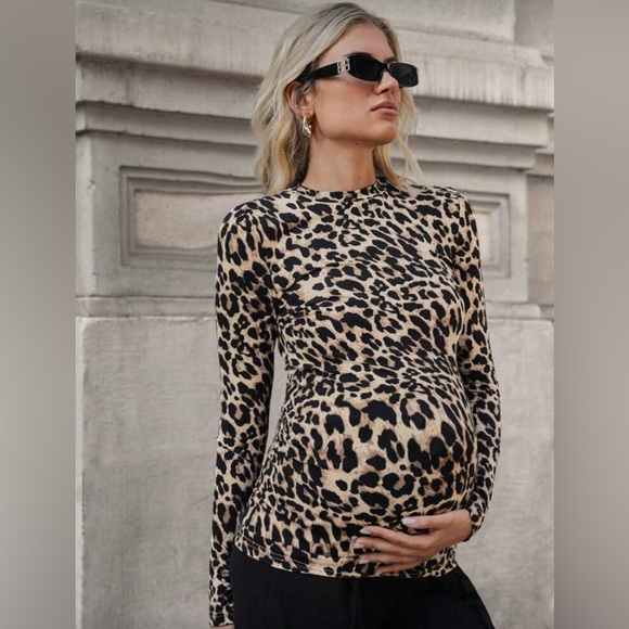 Bundle of women’s maternity tops - Picture 9 of 12